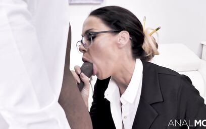 Скилл милфы - заключать контракты минетом