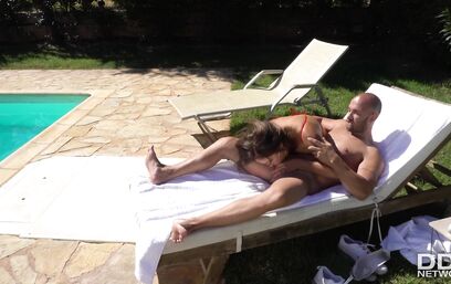 Палящее солнце и сильный член - выходные удались