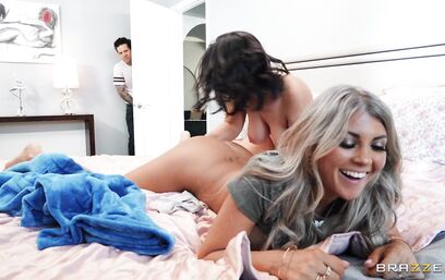 Попытка натрахаться со всех сторон