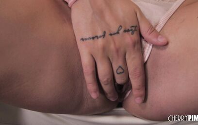 Девочка на миллион мыслей о сексе