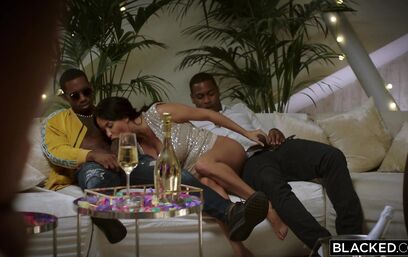 Джекпот для любительницы двойных проникновений