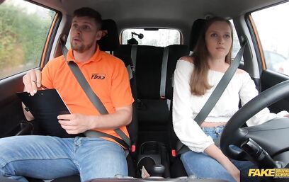 Дырочка все еще лучший вариант сдавать на вождение