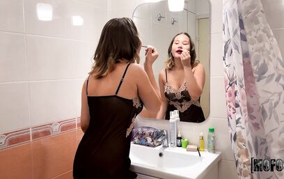 Утро начинается с мастурбации